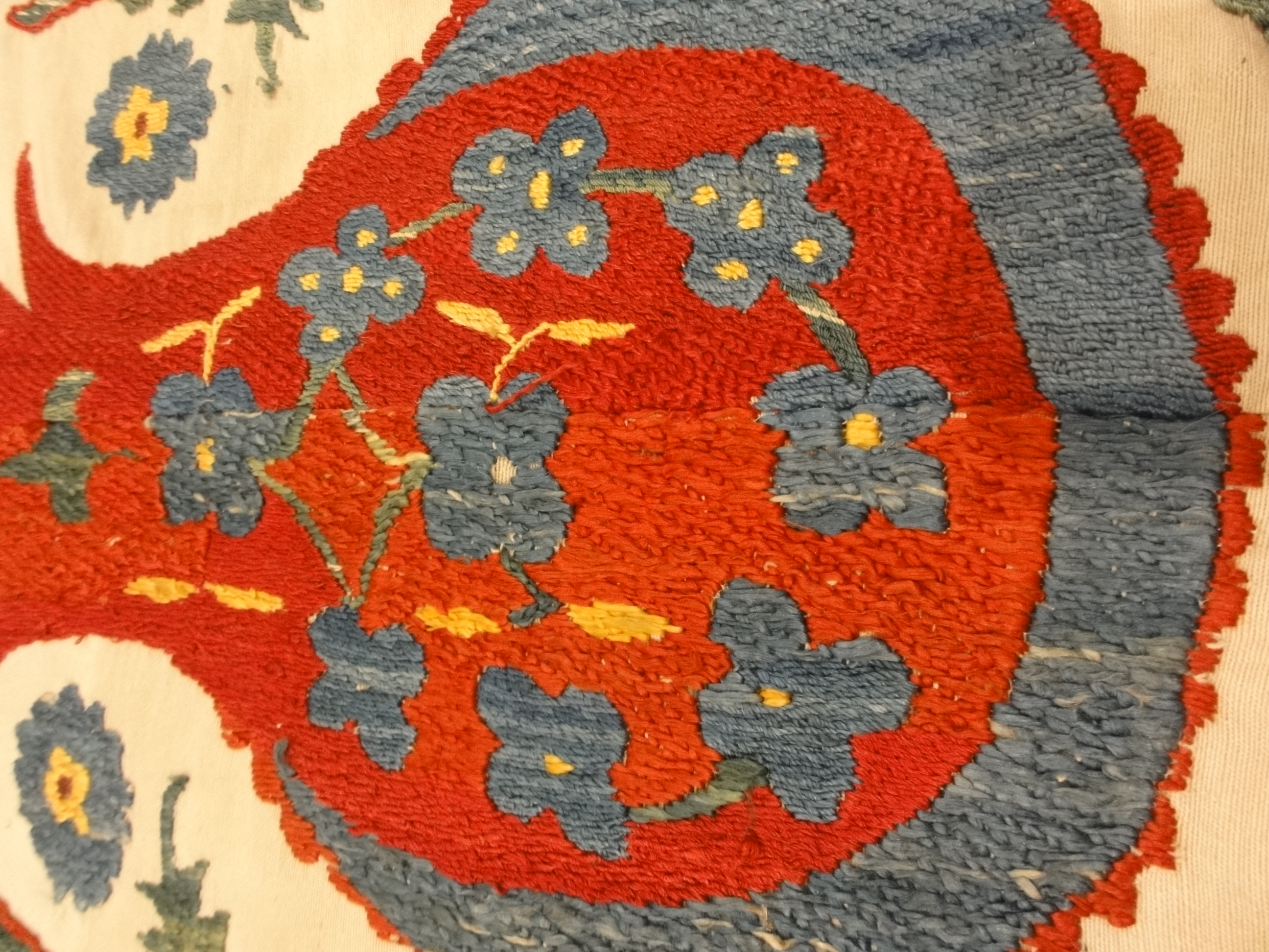 Ottomon Suzani Rugs & More Oriental Carpets 27701.