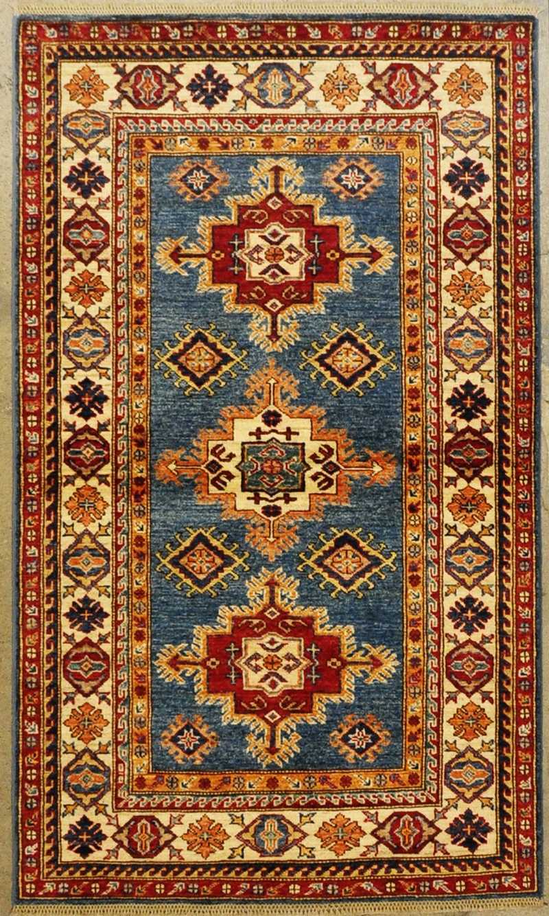 Fine Kazak rugs and more oriental carpet 33218 -